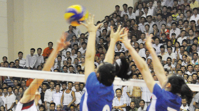 Việc giải thể của các CLB bóng chuyền như Vietsov Petro, Bia Sài Gòn-TBD hay các CLB bóng đá vừa qua là quy luật tất yếu dù bóng chuyền là môn được hâm mộ thứ hai VN-chỉ sau bóng đá, theo nguyên vụ trưởng Nguyễn Hồng Minh. ảnh: VSI