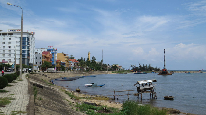 Cửa Nhật Lệ ổn định như ngày nay phần lớn là nhờ các mỏ hàn tạo bồi hàng chục năm qua