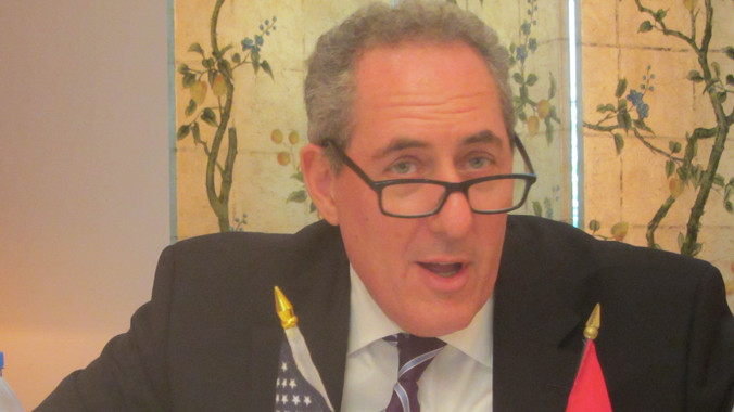 Đại diện Thương mại Mỹ Michael Froman trong cuộc họp báo hẹp chiều 22/10 tại Hà Nội. Ảnh: Trúc Quỳnh