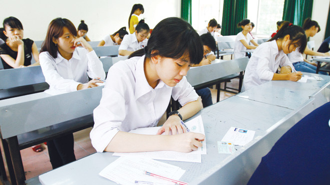 Thí sinh dự thi ĐH - CĐ 2013 tại Hà Nội. Ảnh: như ý