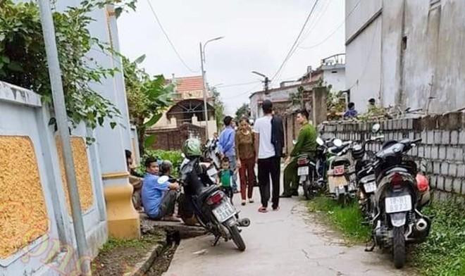 Lực lượng công an tiến hành phong toả, khám nghiệm hiện trường truy bắt hung thủ.