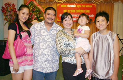 Gia đình hạnh phúc của danh hài nổi tiếng