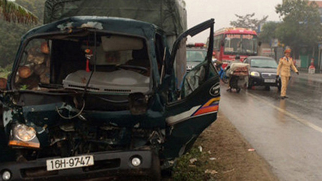 Xe "điên" gây tai nạn