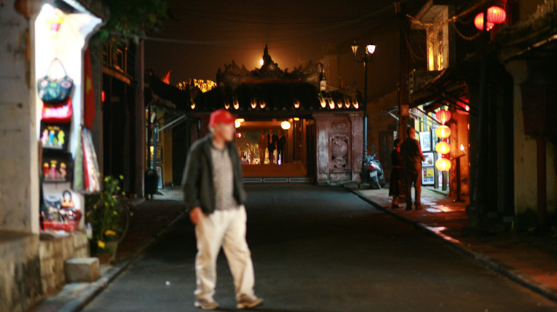 Hội An về đêm. Ảnh: rough guides