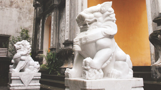 Đôi sư tử này đã rời khỏi di tích sau khi Bộ thanh tra. Ảnh: T.Toan