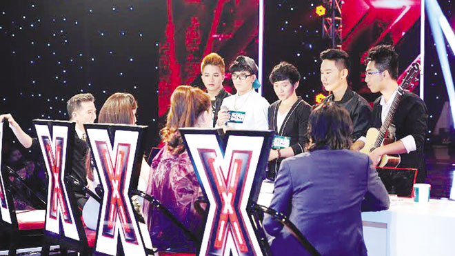 Các thí sinh Nhân tố Bí ẩn khác có thể bị vạ lây vì scandal “mặt nạ”. Ảnh: Lý Võ Phú Hưng