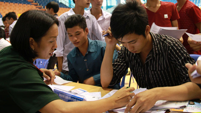 Tỉnh Đoàn Vĩnh Phúc thường xuyên tổ chức các ngày hội tư vấn việc làm. Ảnh: Trường Phong