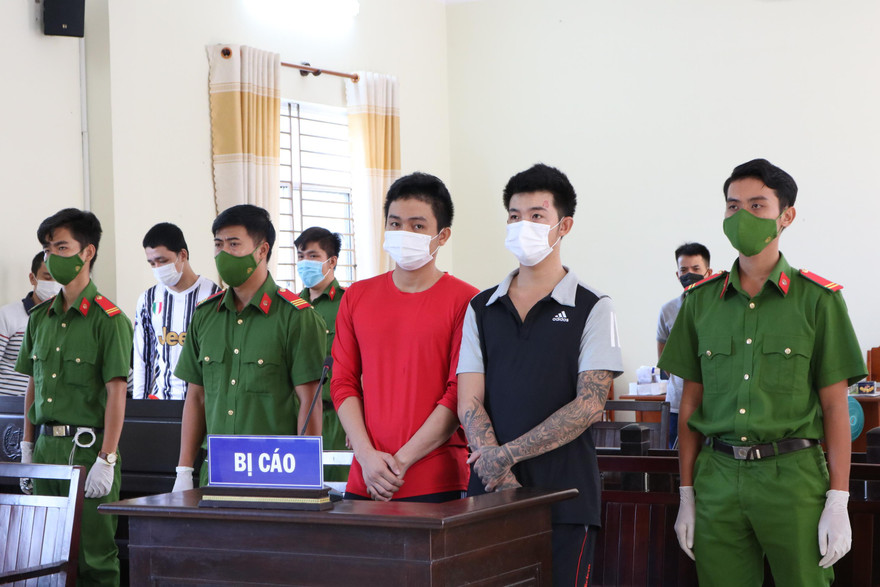 'Né' chốt kiểm dịch COVID-19 để đi trộm vặt, còn doạ chém cảnh sát