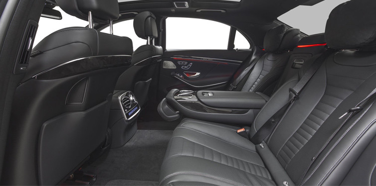 Loại bỏ mùi khó chịu bên trong xe.