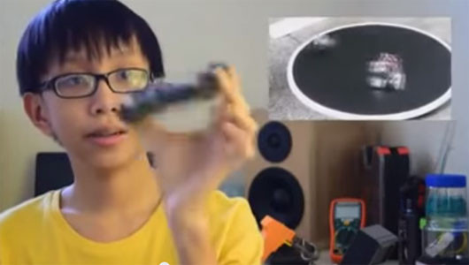 Angelo Casimiro mô tả công nghệ sạc pin bằng việc đi bộ 