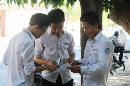 Quyết định giảm thời gian thi môn Toán và Văn từ 150 phút xuống 120 phút là phù hợp với kỳ thi tốt nghiệp THPT. Ảnh: Dân Trí 