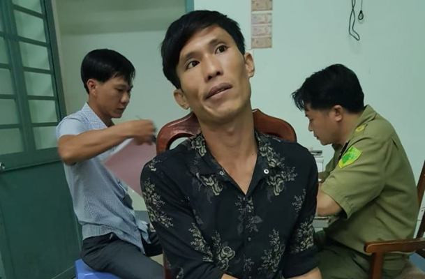 Mâu thuẫn nhỏ, dùng dao đâm chết bạn