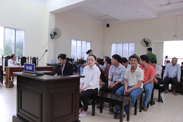 Bà Thu và các đối tượng liên quan trong vụ lừa đảo hơn 80 tỷ đồng tại phiên tòa