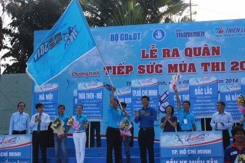 Sôi nổi tiếp sức mùa thi 