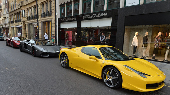 Xe siêu sang đổ bộ Anh, Pháp để...chống nóng