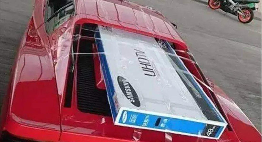 Sẽ ra sao nếu mang siêu xe đi đèo hàng?