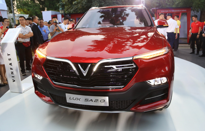 SUV hạng sang VinFast Lux SA 2.0.