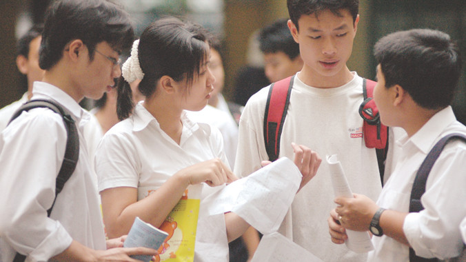 Học sinh Hà Nội trong kỳ thi tốt nghiệp THPT 2014. Ảnh: Hồng Vĩnh