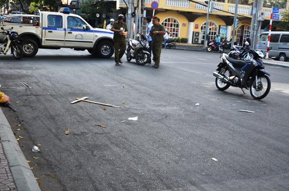 Hiện trường nơi anh Hòa bị đâm được công an phong tỏa