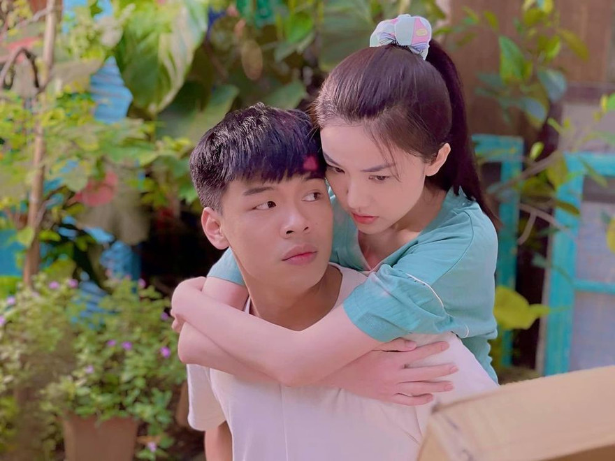 Cặp đôi Thục Anh - Long 'đần' trong '11 tháng 5 ngày' ngọt ngào từ phim tới đời thực 