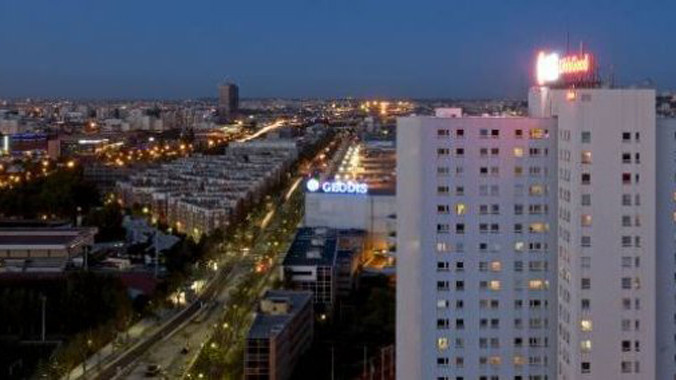 Vụ tấn công đoàn xe Ả Rập Saudi xảy ra ở cổng Chapelle, Paris