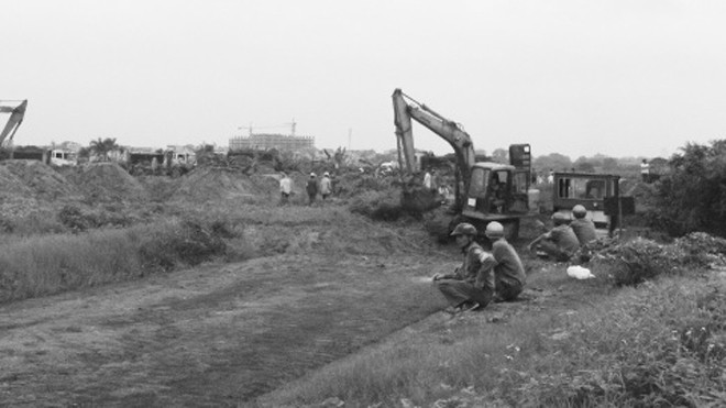 Quận Hà Đông (Hà Nội) tổ chức cưỡng chế GPMB dự án đất dịch vụ phường Dương Nội sáng 22/4. Ảnh: Đức San