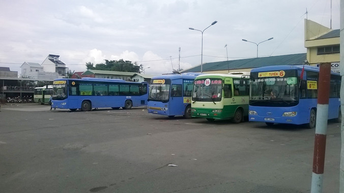 Những xe buýt này không niêm yết quy định miễn phí cho người cao tuổi