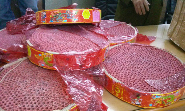 Cấm đầu tư, kinh doanh pháo nổ.