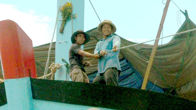 Hai cậu cháu Thảo, Vỹ trên con tàu ước mơ chuẩn bị ra khơi làm chủ Hoàng Sa