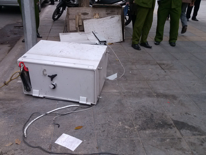 Tên trộm phá cây ATM nhưng chưa kịp lấy tiền