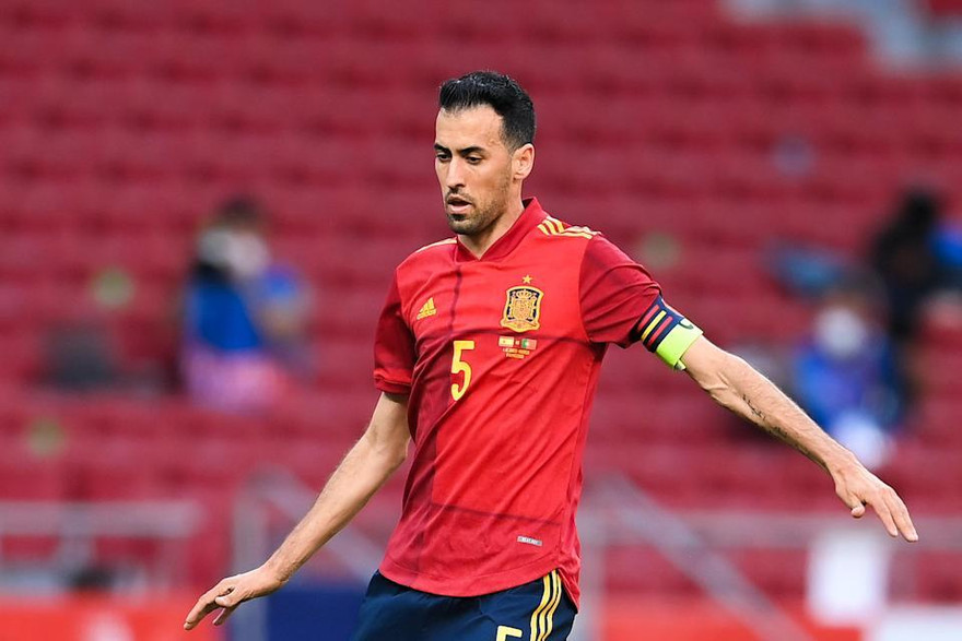 Busquets mắc COVID-19, toàn đội Tây Ban Nha phải cách ly trước thềm EURO 2020 
