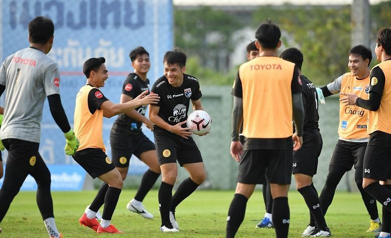 Tuyển Thái Lan hoãn tập luyện vô thời hạn vì COVID-19.