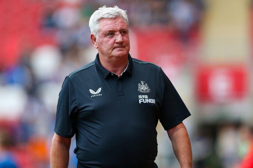 HLV Steve Bruce mơ dẫn dắt MU