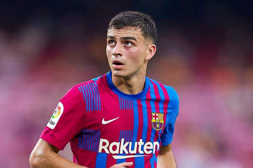 Pedri giành giải Cậu bé vàng 2021 đầy thuyết phục.