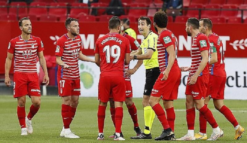 Trọng tài sửa sai, trận đấu ở La Liga kết thúc có 1 không 2