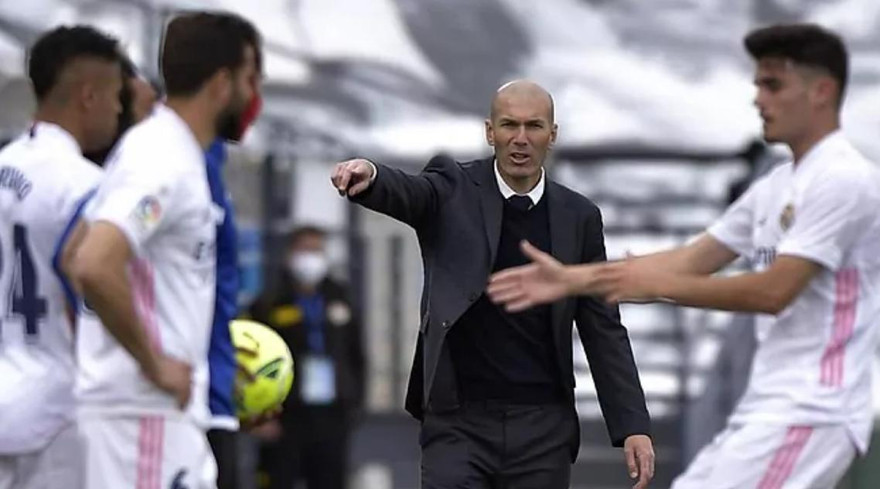 HLV Zidane hé lộ tương lai sau mùa giải đáng quên cùng Real