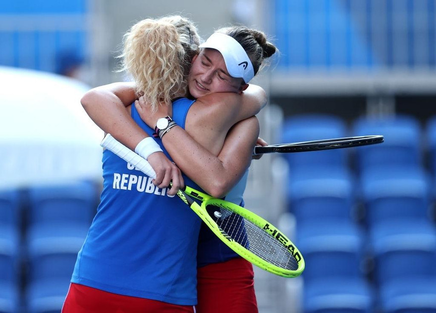 Tennis Olympic 2020: Cặp đôi số 1 thế giới dễ dàng đoạt HCV đôi nữ