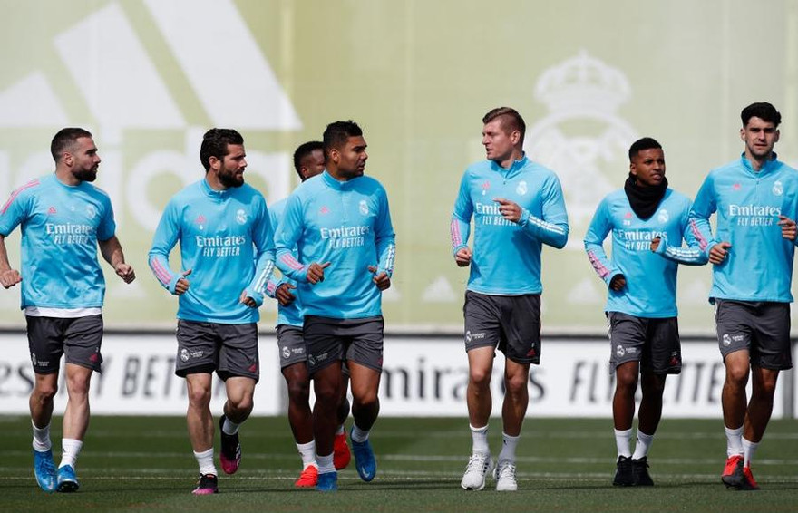 Toni Kroos đã kịp trở lại đội hình Real Madrid trước trận tiếp Chelsea