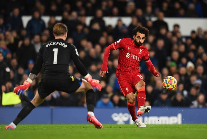 Salah bùng nổ, Liverpool vùi dập Everton