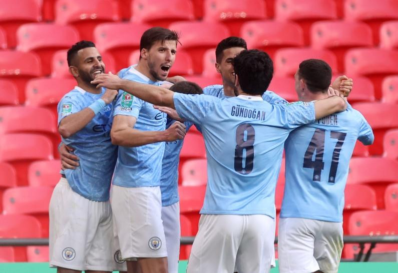 HLV Man City tri ân các học trò sau chức vô địch