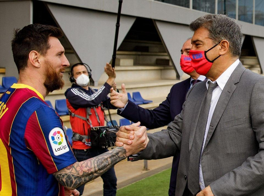 Laporta đang giúp Barca giữ chân được Messi