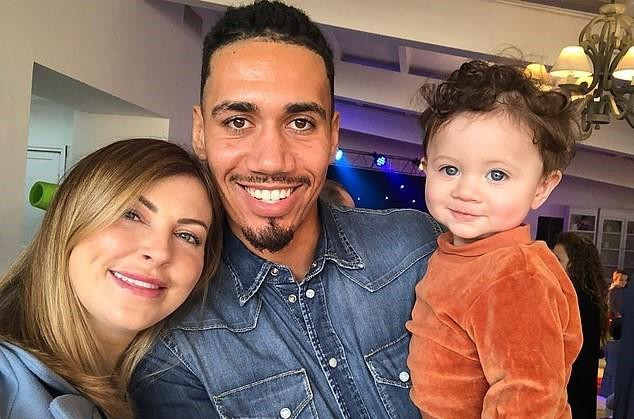 Gia đình nhỏ của Chris Smalling.