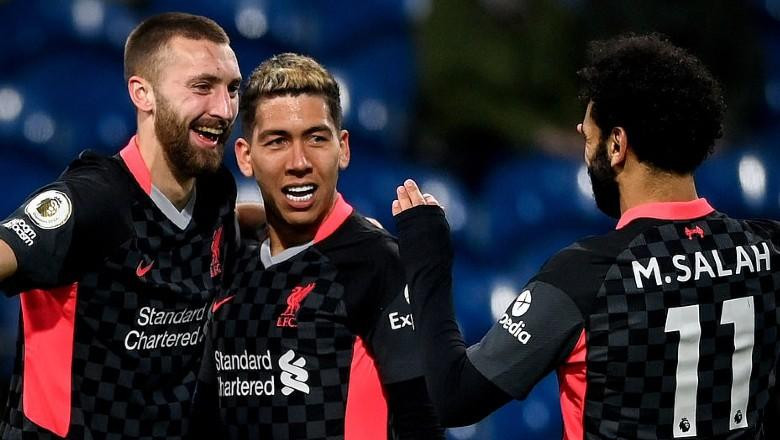 Roberto Firmino, Nathaniel Phillips ăn mừng bàn thắng.