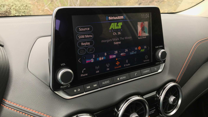 Hệ thống giải trí trên Nissn Sentra.