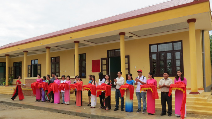 Lễ cắt băng khánh thành ngôi trường mới Cẩm Ly - Cửa Mẹc