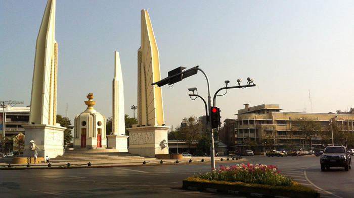 Tượng đài Chiến thắng sáng sớm 2/2