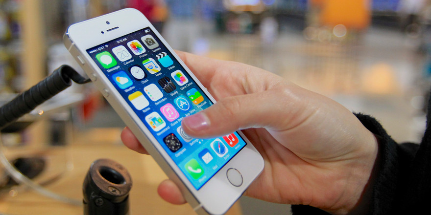 13% người dùng iPhone đánh rơi máy vào bồn cầu