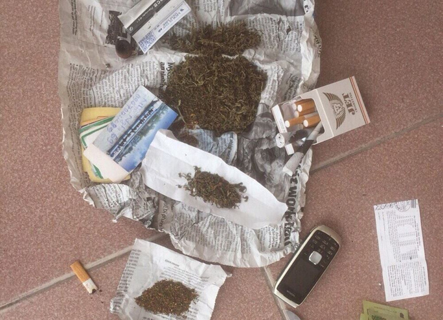 Số cần sa thu giữ được trong xe của ông T.