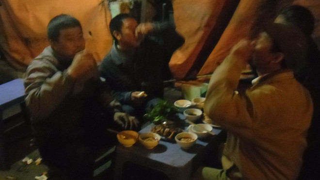 Người dân vẫn vô tư ăn tiết canh vịt