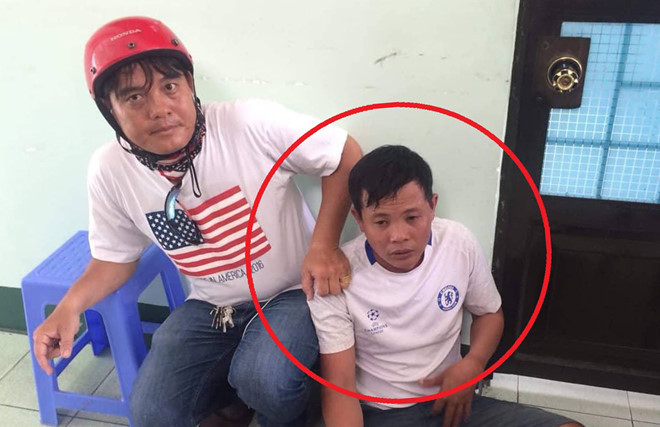  Đối tượng (vòng đỏ) tại cơ quan công an